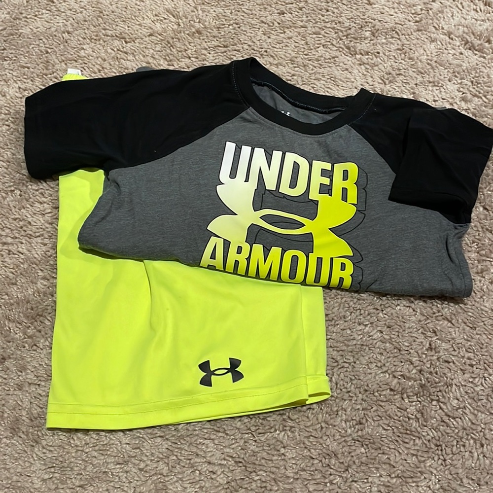 Under Armour boys size 7, matching shorts set